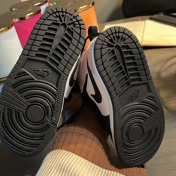 Jordan’s 1 - Picture 2 of 4